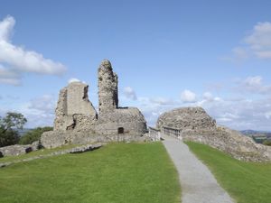 Supporting image for story: Concerns that new housing estate plans would cause more congestion and affect the castle views in Montgomery