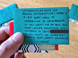 Supporting image for story: This writer is handing out Starbucks gift cards in a ‘seasonal’ dating approach