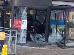 Supporting image for story: Car crashes into front of hospital