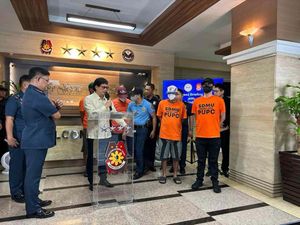 Supporting image for story: Police officers arrested in Philippines over alleged kidnapping of tourists