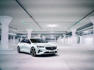 Supporting image for story: Vauxhall streamlines Grandland, Crossland and Insignia line-ups