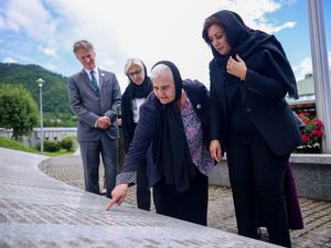 Supporting image for story: UN approves resolution to commemorate 1995 Srebrenica massacre annually