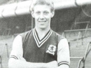 Supporting image for story: Former Aston Villa footballer Stan Crowther dies aged 78