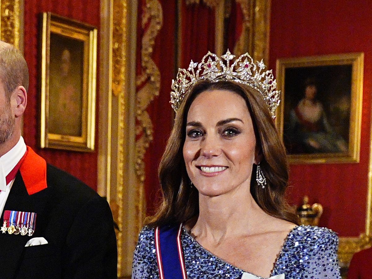 Kate sparkles in tiara designed by German-born Prince Albert for state banquet Kate sparkles in tiara designed by German-born Prince Albert for state banquet