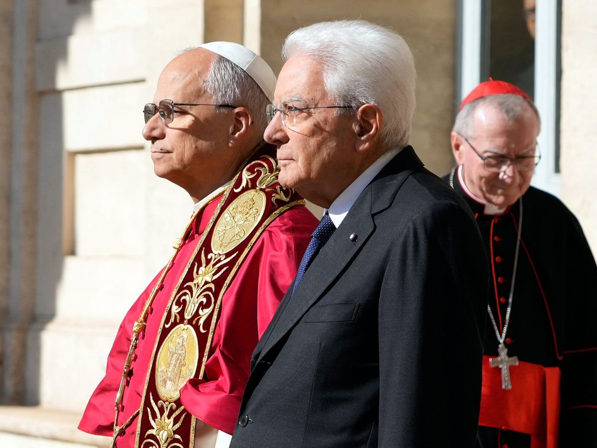 Pope urges Italy to remain open to migrants in meeting with president