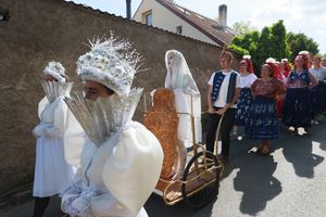 Prague Procession, Mothers without Hands, Prague, Photo Marek Novotny, 2025