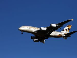 Supporting image for story: London-bound flight bringing stranded Britons back from Abu Dhabi