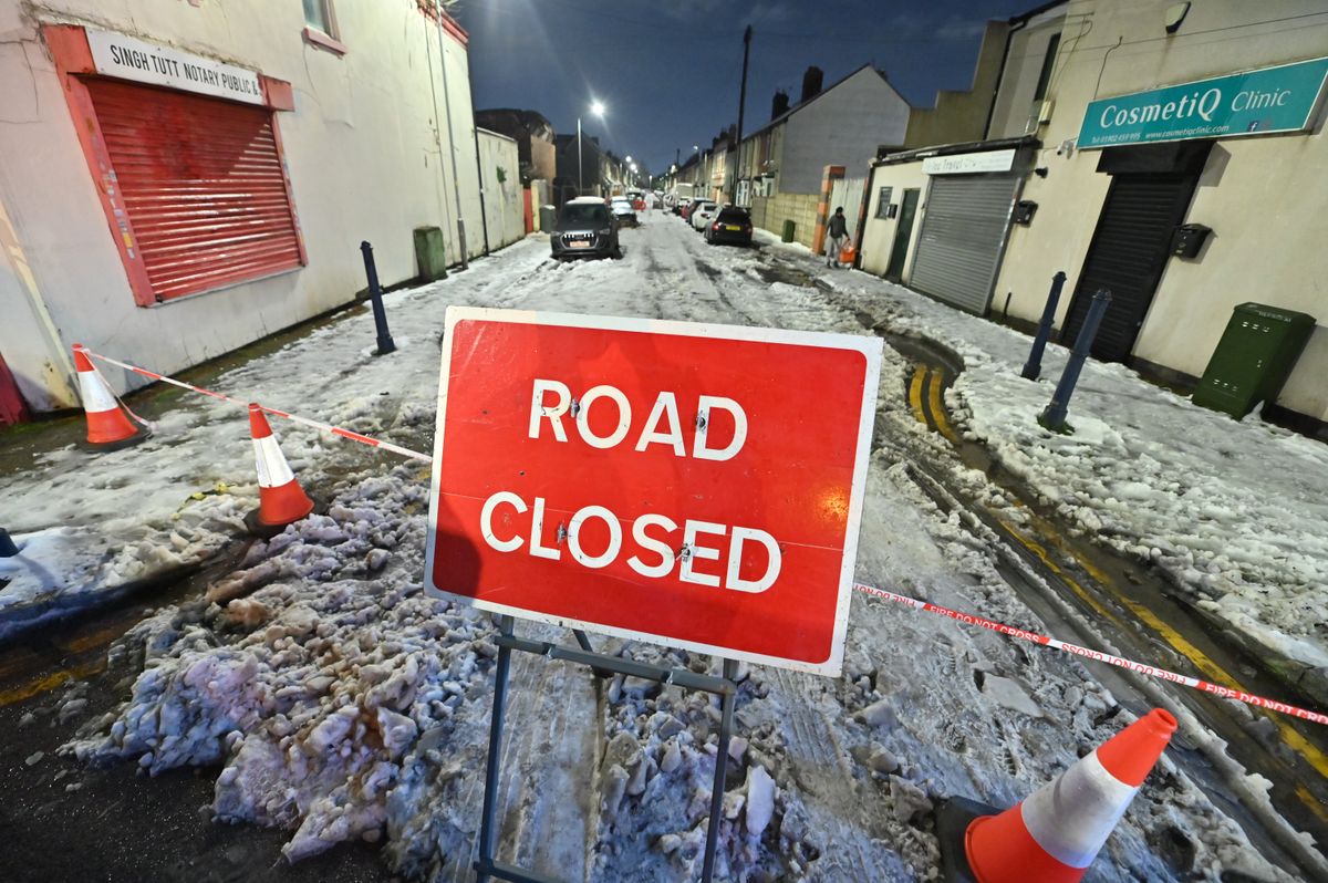 WATCH: Road closed and vehicle damaged following partial building collapse in Wolverhampton