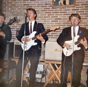 The Deltas playing Terry Heath's Town House in Wellington. Picture: Roger Francis.