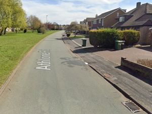 Supporting image for story: Group of armed robbers threaten woman and boy in shocking raid on Walsall home
