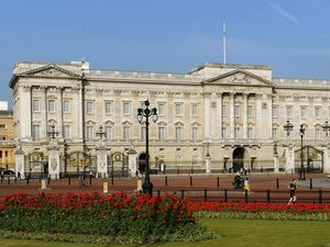 Supporting image for story: How ancient microbes may have helped build Buckingham Palace