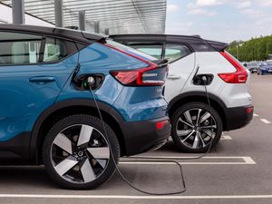 Supporting image for story: Number of electric vehicles on UK roads outnumbers plug-in hybrids for the first time