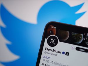 Supporting image for story: Elon Musk sued by US markets regulator over Twitter stake disclosure