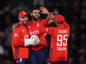 Supporting image for story: Saqib Mahmood keen to play all formats for England despite new white-ball deal