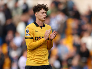 Supporting image for story: "He has experience" - Wolves boss has say on summer signing's captain qualities