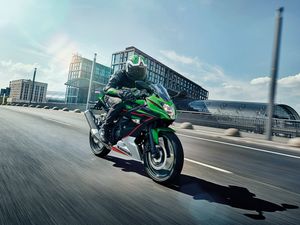 Supporting image for story: First Ride: Kawasaki Ninja 125