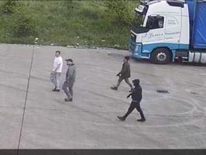 Supporting image for story: Appeal to find thieves after car left stranded on wooden blocks with all wheels stolen