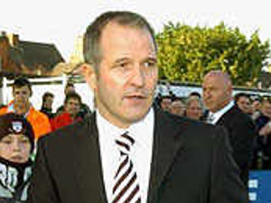 Supporting image for story: Bully wants focus on league