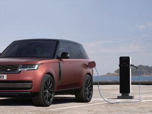 Supporting image for story: Jaguar Land Rover teams up with Plugsurfing for new electric charging service