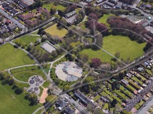 Supporting image for story: Girl, 10, grabbed by man in 'attempted park abduction'