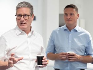 Supporting image for story: Streeting calls for Starmer to sack ‘self-defeating’ briefers