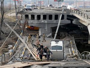 Supporting image for story: Russians leave Chernobyl as Ukraine prepares for renewed attacks