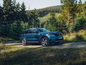 Supporting image for story: Need a seven-seat SUV? Try one of these options