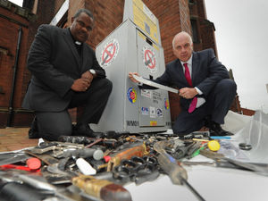 Supporting image for story: David Jamieson: Rise in knife crime and stab deaths prompts scheme roll-out