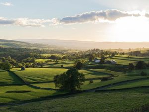 Supporting image for story: 8 very British reactions to the earthquake in Lincolnshire and Yorkshire