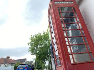 Supporting image for story: Streetly residents aim to save red phone box
