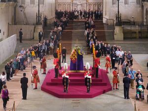 Supporting image for story: Thousands queue through night to pay their respects at Queen’s lying in state