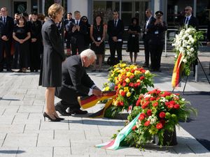 Supporting image for story: Suspected Islamic extremist charged over deadly German knife attack