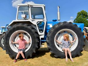Supporting image for story: Sunshine and dancing diggers bring smiles at Newport Show - with pictures