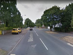 Supporting image for story: Teenage boy's bike stolen after attack by gang of thugs