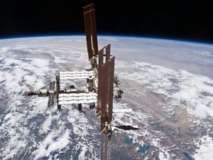 Supporting image for story: How Nasa is photographing the world in 90 minutes