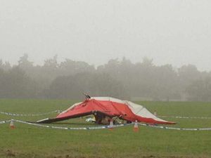 Supporting image for story: Pilot in death crash 'dazzled by sunlight'