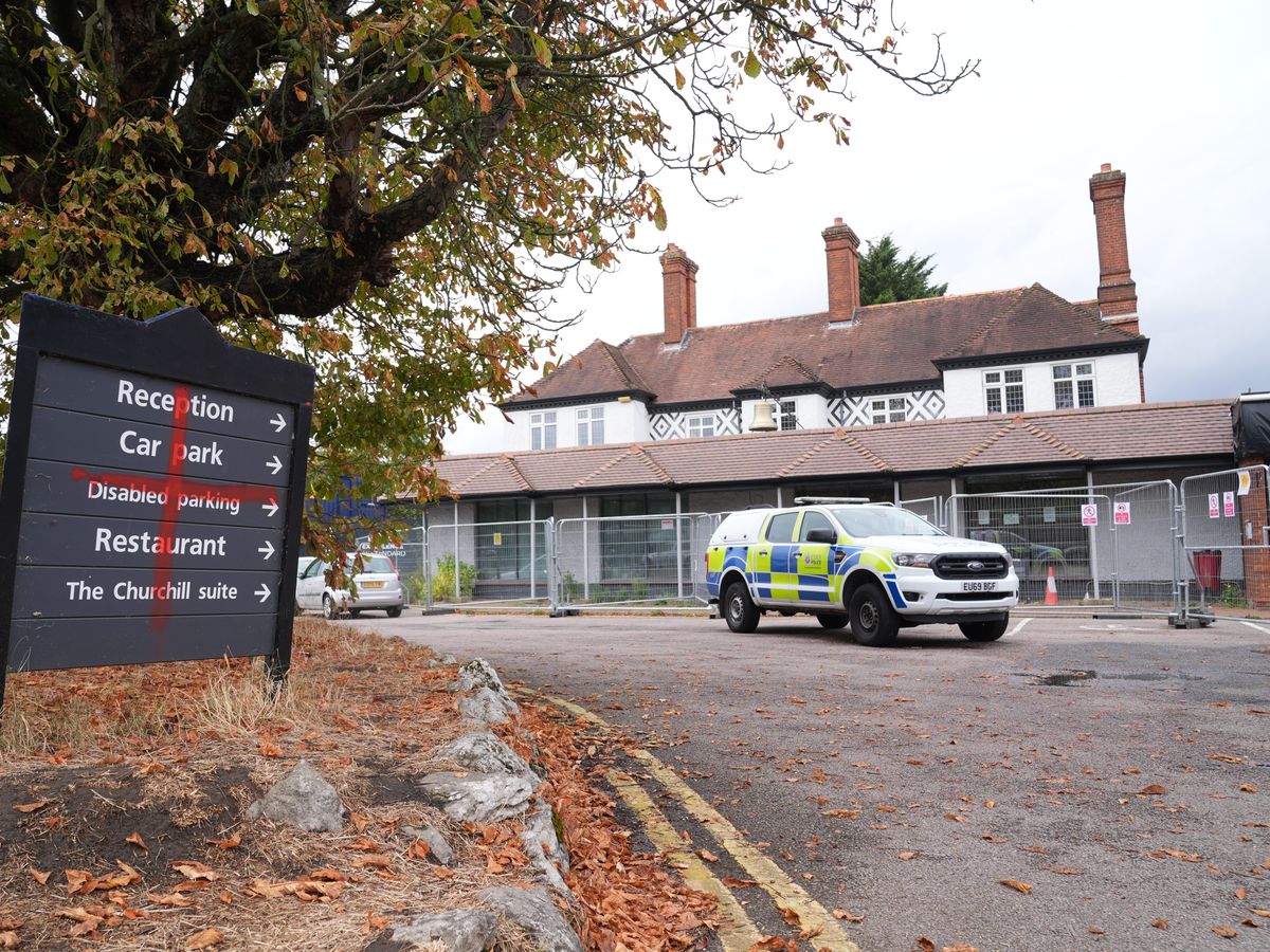 What are asylum seekers entitled to while awaiting a decision?