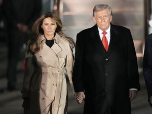 Supporting image for story: Trump lands in UK for second state visit