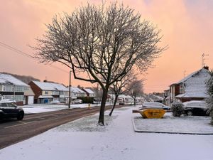Supporting image for story: Snow hits region as drivers urged to take care on icy roads