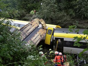 Supporting image for story: At least three dead after train derails in southern Germany