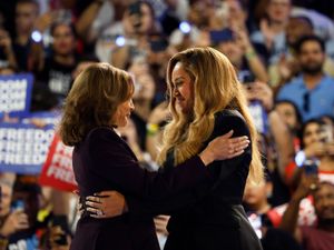 Supporting image for story: Beyonce joins Kamala Harris for rally on abortion rights