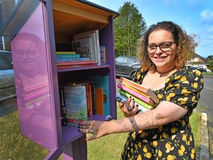 Supporting image for story: Is this the Black Country's smallest library? Dudley mother creates community book exchange in her front garden