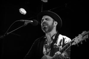 Gaz Coombes. Picture by: Chris Close