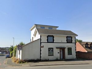 Supporting image for story: Decision to convert Dudley house into flats delayed after highway safety concerns