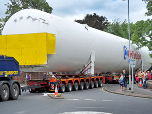Supporting image for story: Delays as final giant oxygen tank transported through Staffordshire