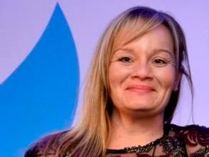 Supporting image for story: Nurse wins public vote for top award