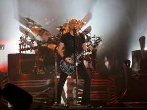 Supporting image for story: Nickelback and Seether to play Birmingham