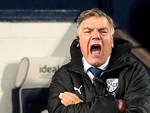 Supporting image for story: Gary Neville and Jack Grealish reject Sam Allardyce's  Covid circuit-breaker call