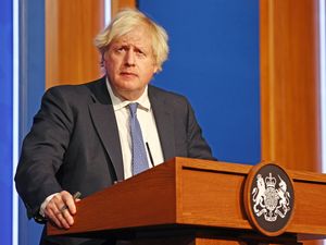 Supporting image for story: Boris Johnson announces Plan B restrictions to tackle Omicron spread