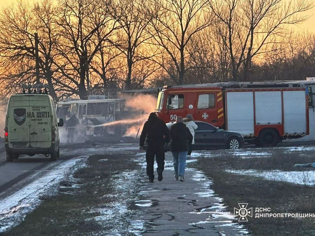 15 killed in Russian strike on Dnipro as Zelensky announces more peace talks 15 killed in Russian strike on Dnipro as Zelensky announces more peace talks